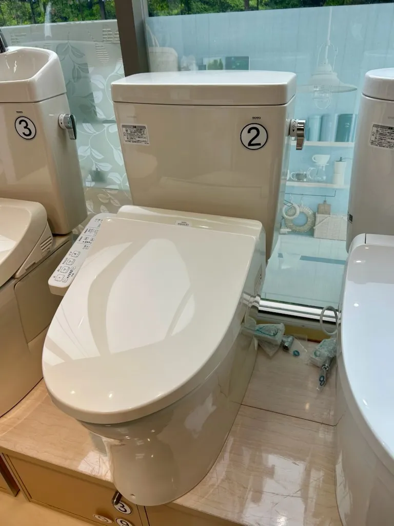 TOTO ピュアレストQR＋ウォシュレットKシリーズ(展示現品)